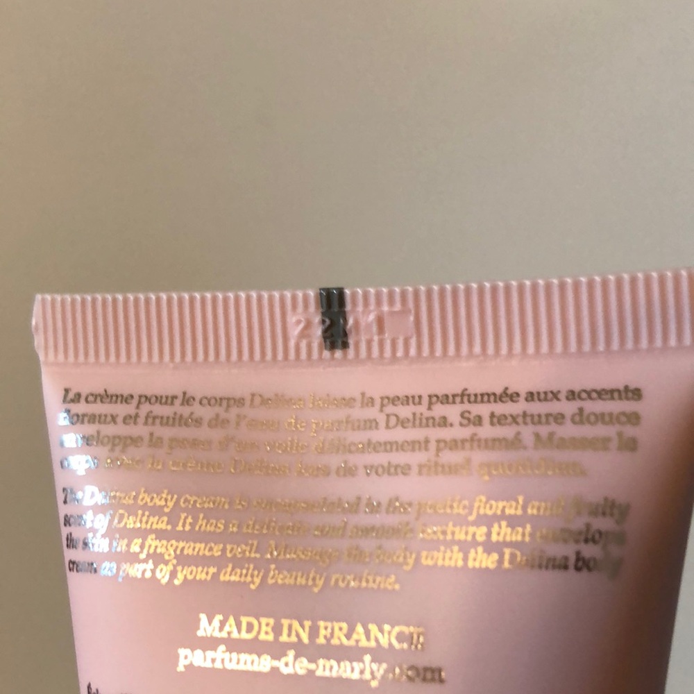 Parfums de Marly Delina Pink Body Cream - Picture 5 of 6